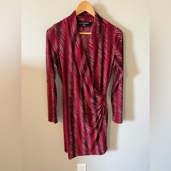 Norma Kamali Dresses & Skirts - Norma Kamali Printed Wrap Dress Red Stripe Size Medium